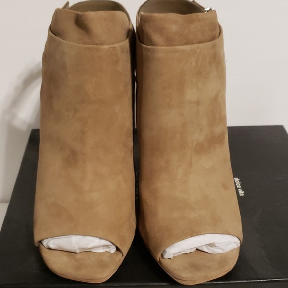 DOLCE VITA OPEN TOE WEDGES SIZE 10
NOT AVAILABLE DONATED - Picture 2 of 8